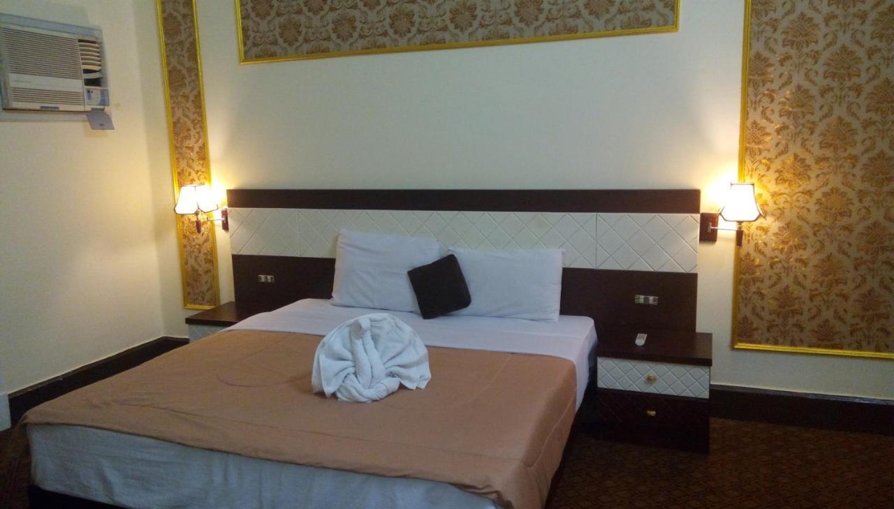 Paradise Hotel 3*