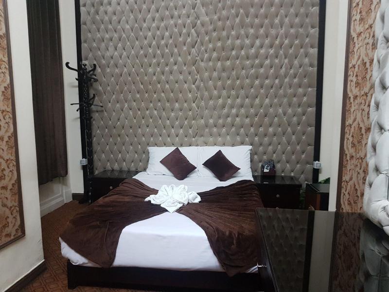 Paradise Hotel 3*