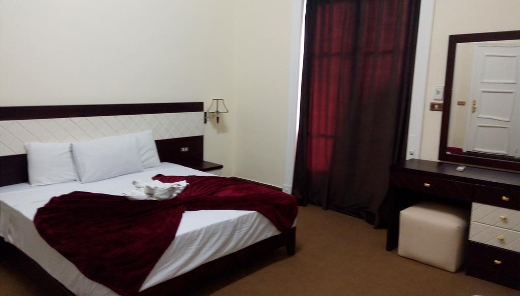 Paradise Hotel 3*
