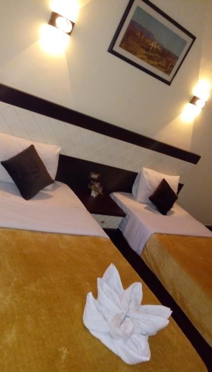 Paradise Hotel 3*